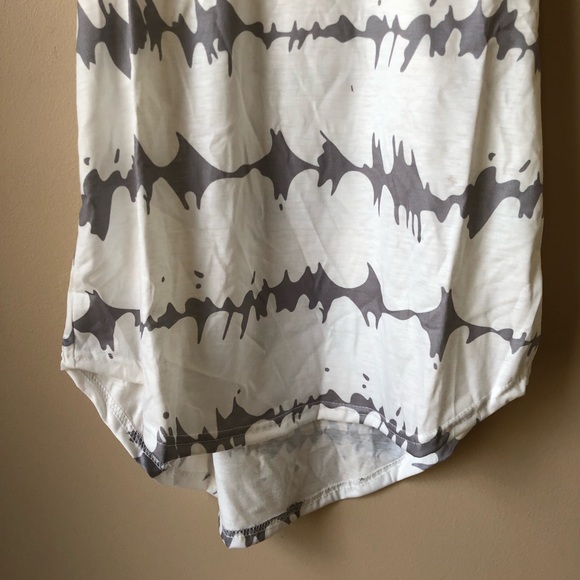 Verve Graphic Tee - Picture 5 of 8